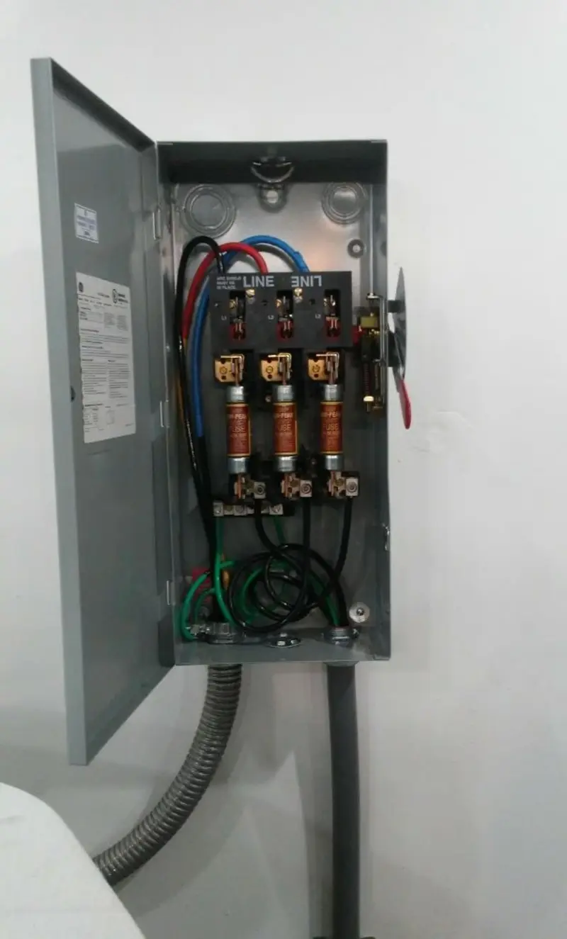 Three-phase disconnect switch installed for Electrical Wiring & Rewiring in Okeechobee